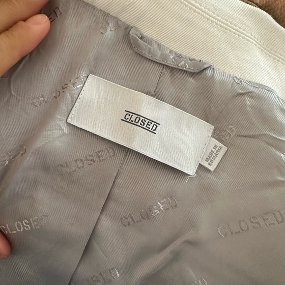 Beautiful white blazer - Picture 3 of 6